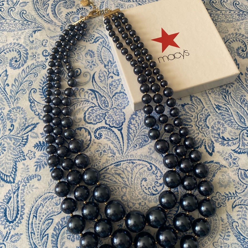 Necklace Navy Blue pre used once